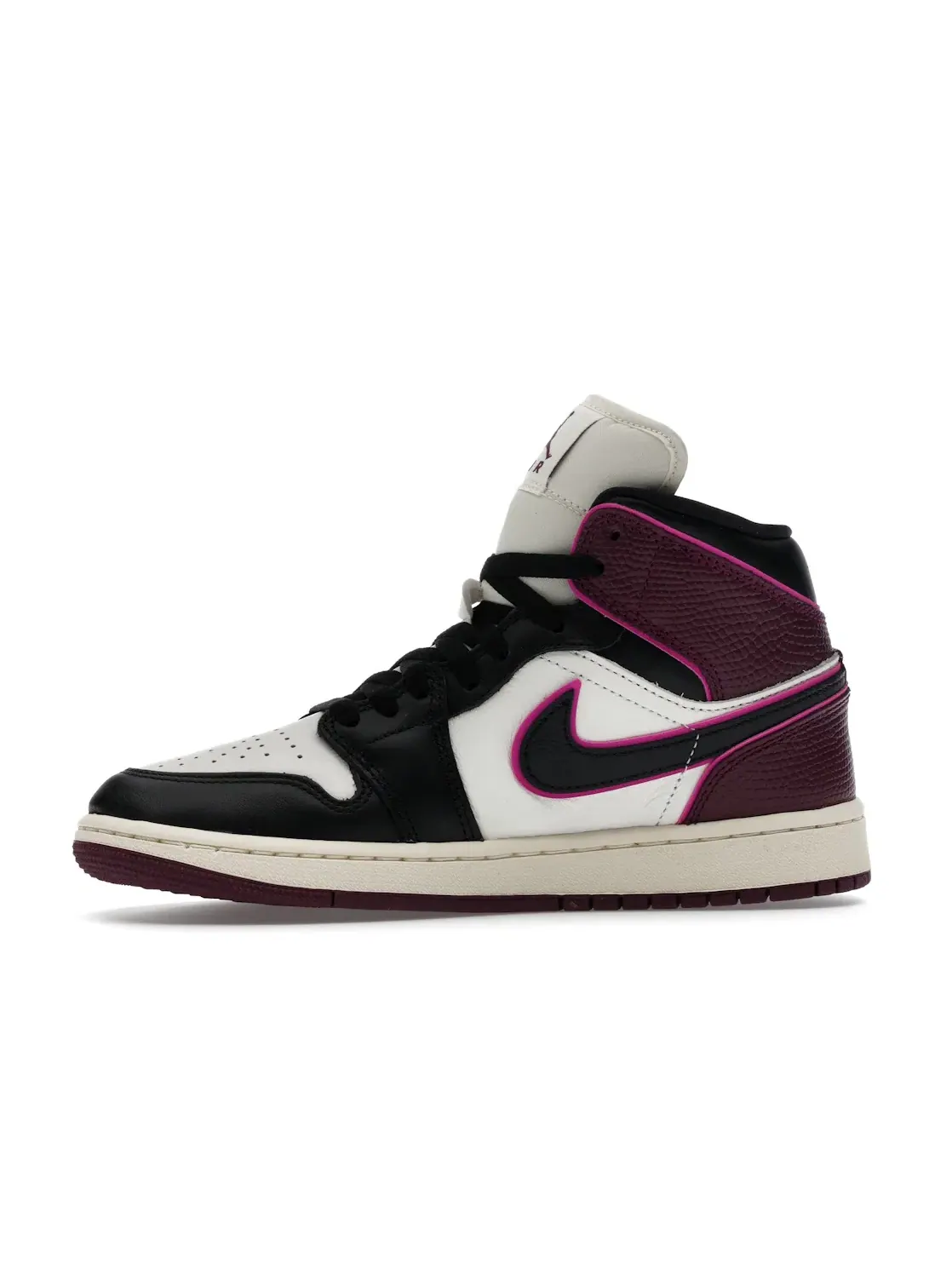 Женские кроссовки с высоким берцем Jordan 1 Mid SE Jordan — изображение 3 из 4, розовый//черный