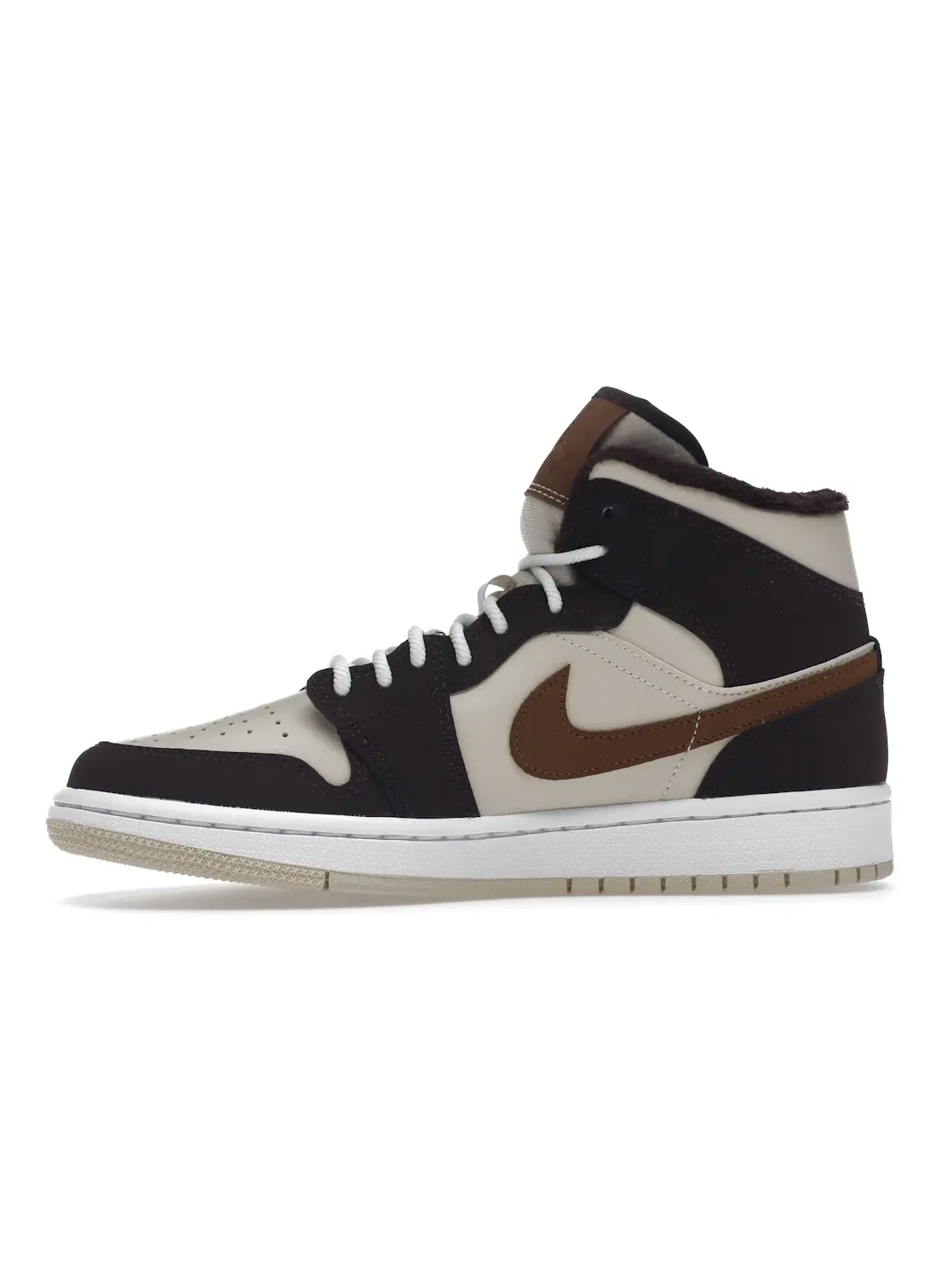 Женские кроссовки Lifestyle с зимней отделкой Jordan 1 Mid SE Brown Basalt Oatmeal — изображение 3 из 4, коричневый//белый