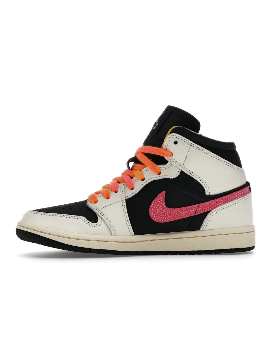 Женские кроссовки с контрастными акцентами Jordan 1 Mid SE Edge Flight Club Jordan — изображение 3 из 4