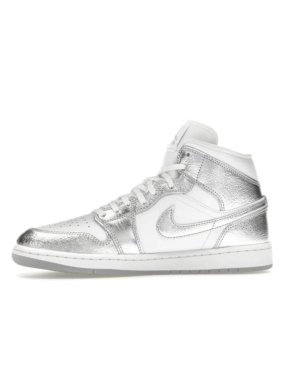Женские кроссовки Lifestyle с блестящими накладками Jordan 1 Mid SE — изображение 3 из 4