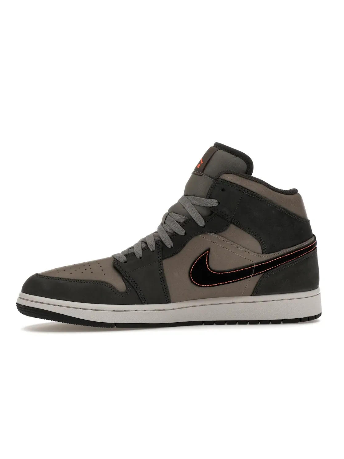 Мужские кроссовки с замшевым и нубуковым верхом Jordan 1 Mid SE — изображение 3 из 4, черный--оранжевый-серый