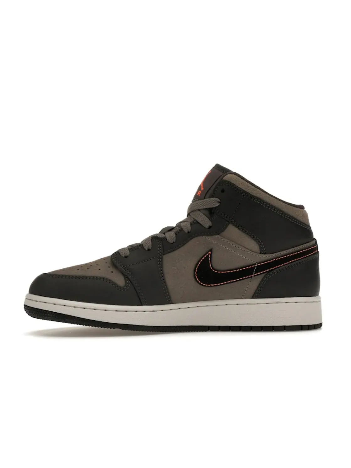 Детские кроссовки Lifestyle Jordan 1 Mid SE Jordan — изображение 3 из 4, черный--оранжевый-серый
