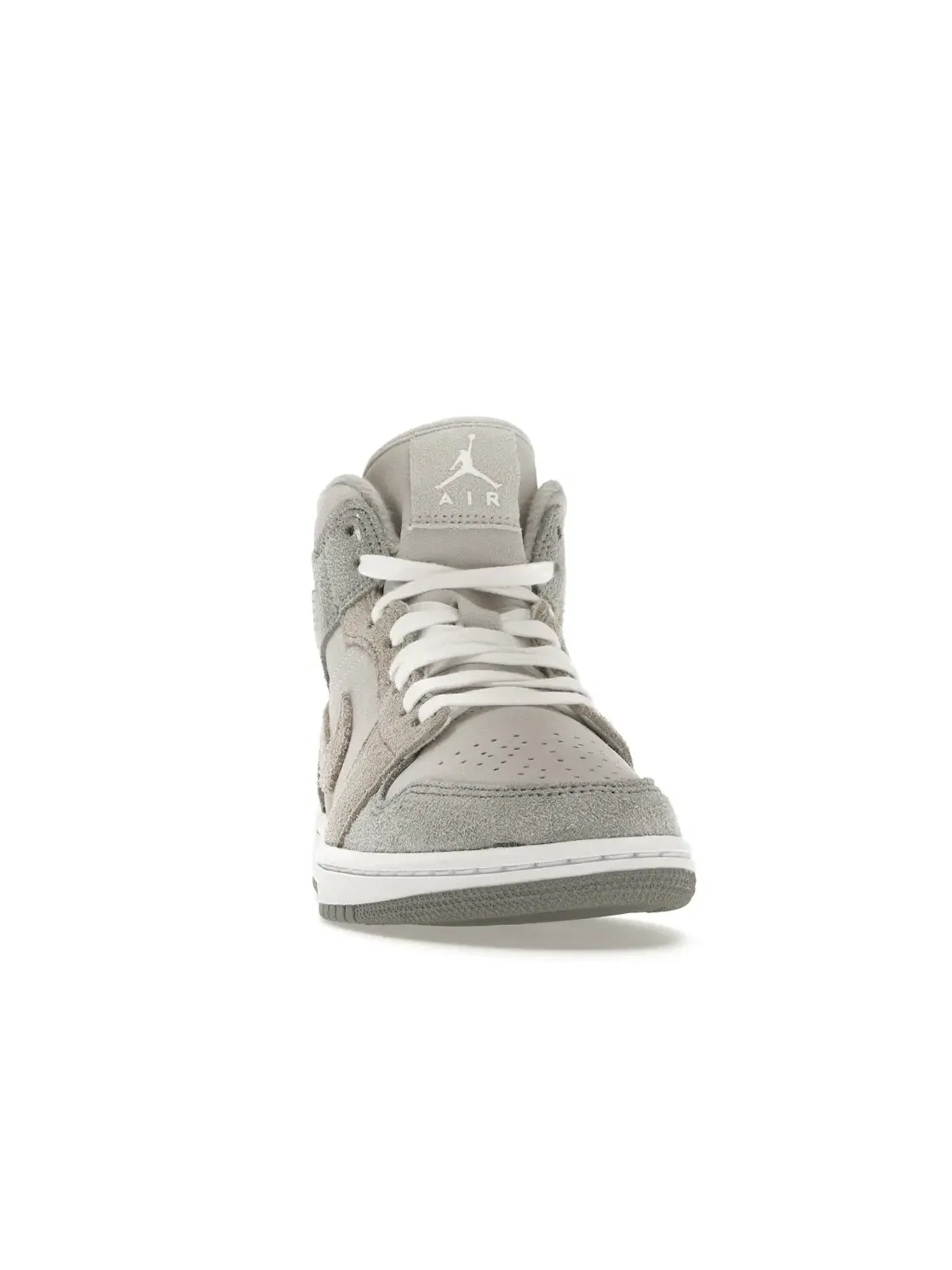 Женские кроссовки с замшевым верхом Jordan 1 Mid SE — изображение 2 из 4, серый/серый/белый
