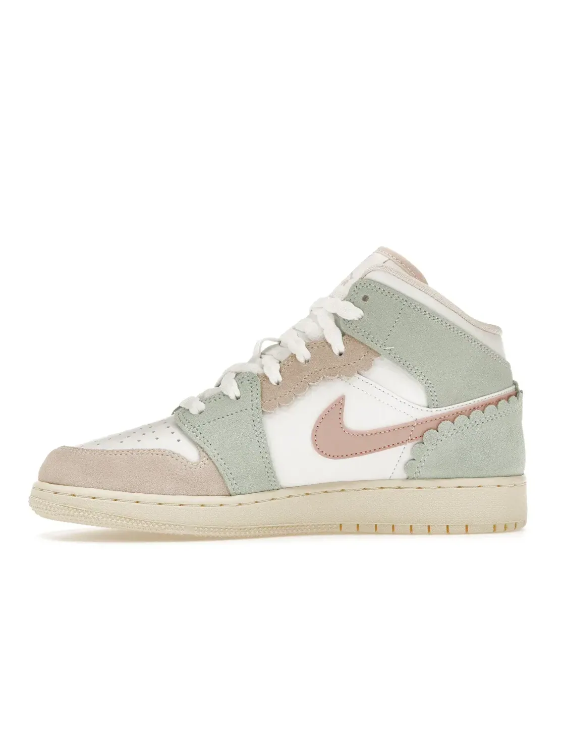Детские кроссовки для мальчиков и девочек кожаные Jordan 1 Mid SE Pink Oxford Jordan — изображение 3 из 4, белый///розовый