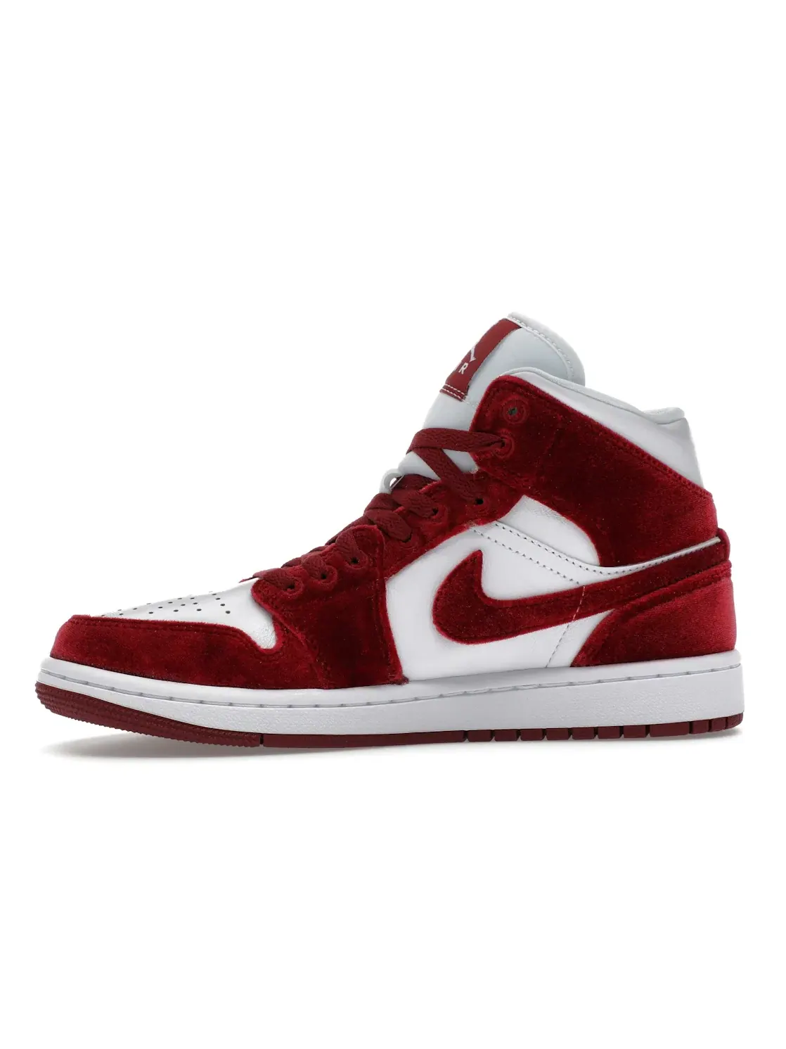 Женские кроссовки с замшевым верхом Jordan 1 Mid SE — изображение 1 из 1
