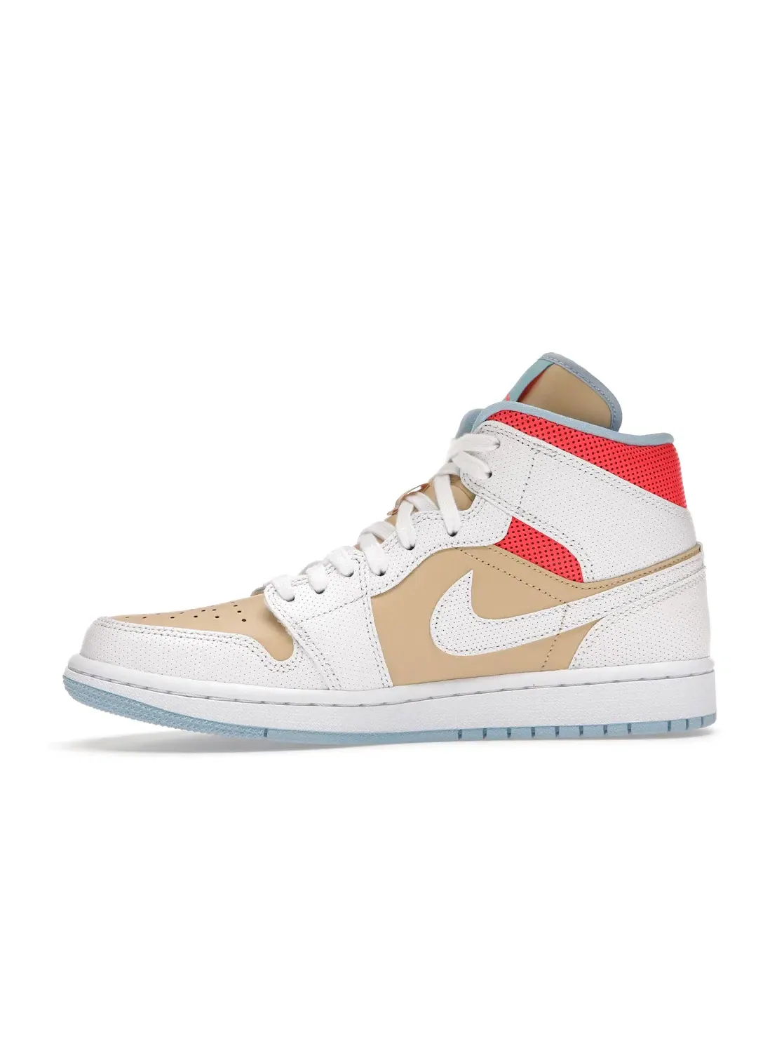 Женские кроссовки с замшевым и кожаным верхом Jordan 1 Mid SE — изображение 3 из 4, белый--синий