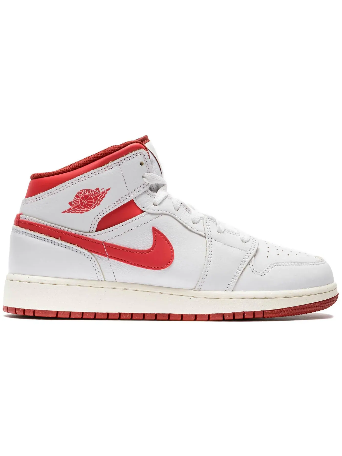 Детские кроссовки Lifestyle Jordan 1 Mid SE White Dune Red (GS) — изображение 1 из 1, белый//красный//бежевый