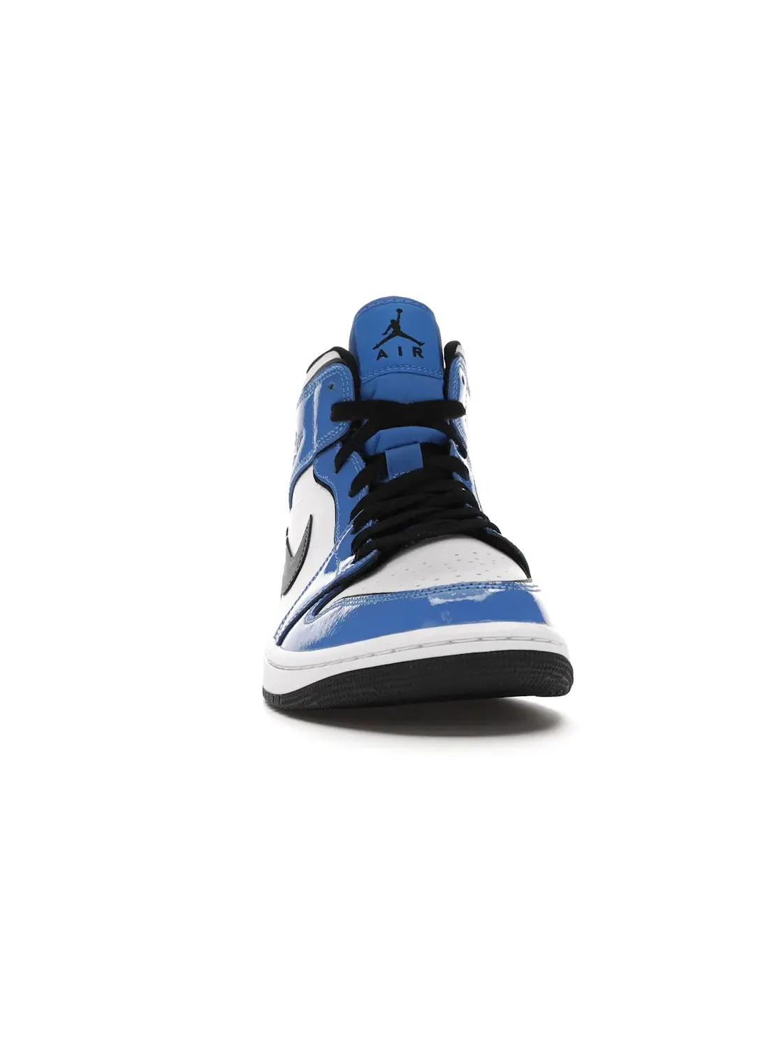Мужские кроссовки с патентованной кожей Jordan 1 Mid Signal Blue Jordan — изображение 2 из 4, синий/черный-белый