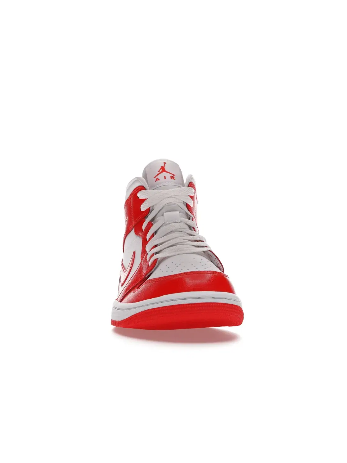 Женские кроссовки с кожаным верхом Jordan 1 Mid Jordan — изображение 2 из 4, белый/белый/красный