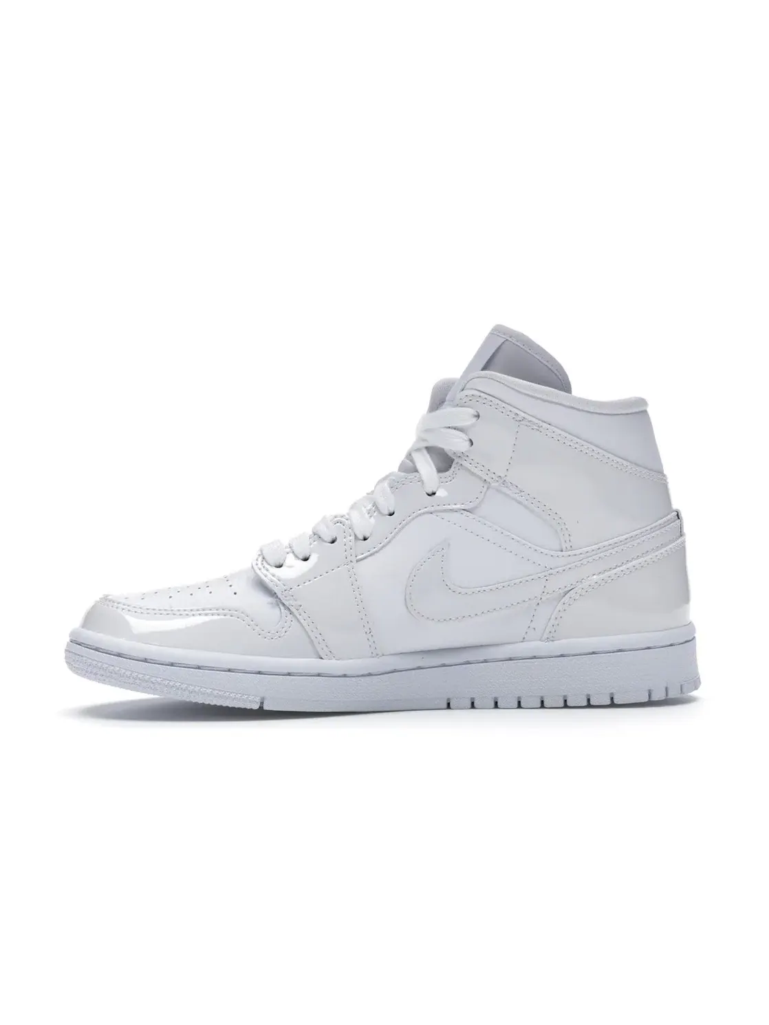 Женские кроссовки с патентованными элементами Jordan 1 Mid Jordan — изображение 3 из 4, белый/белый-белый