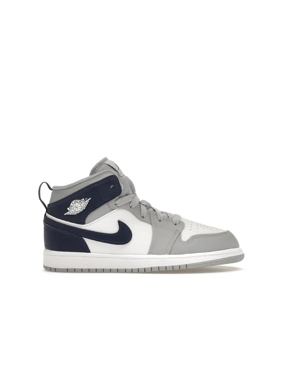 Детские кроссовки для мальчиков с цветовой гаммой Jordan 1 Mid Jordan — изображение 1 из 4, белый/серый/темно-синий
