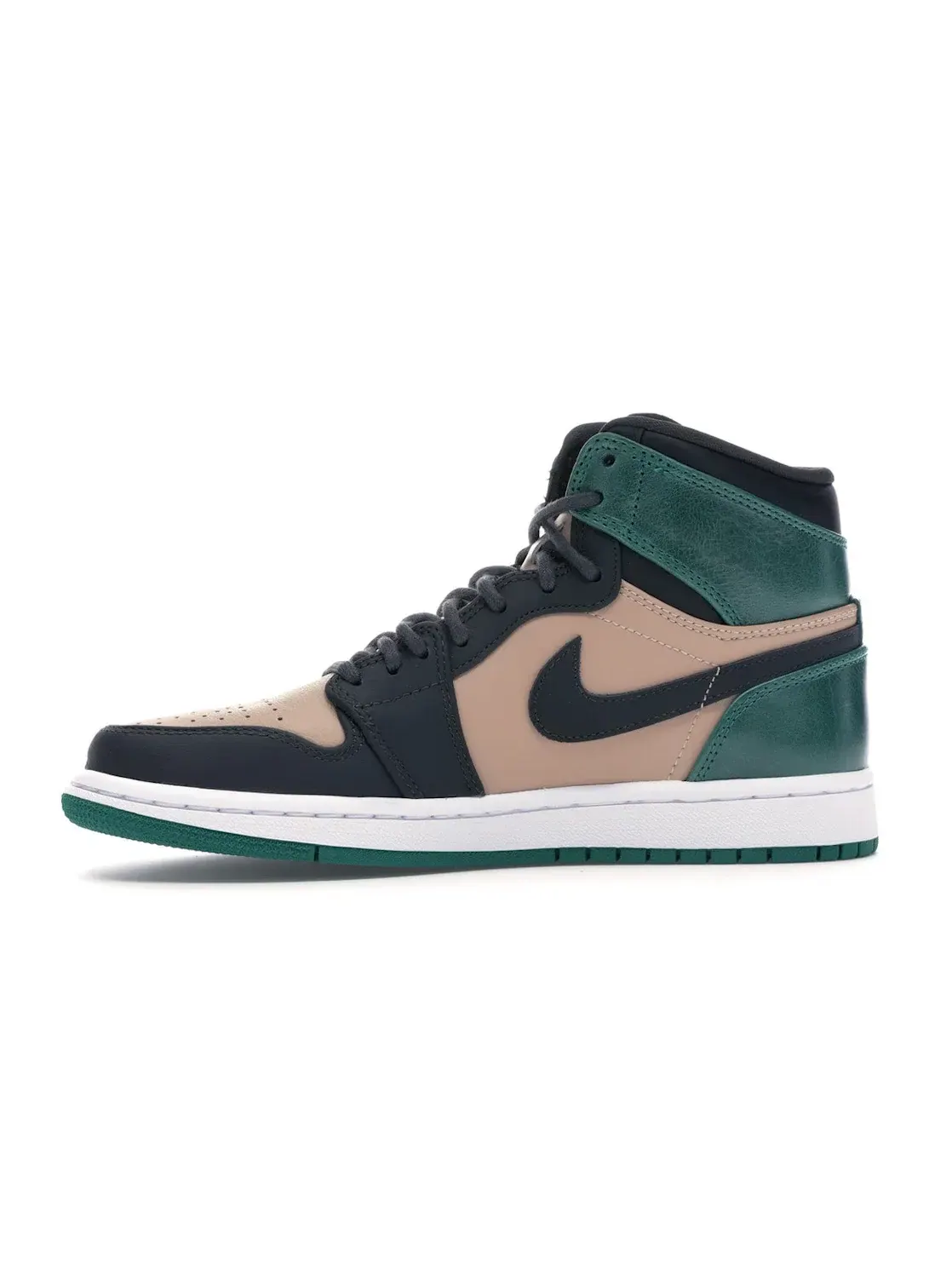 Женские кроссовки Lifestyle с премиальной кожей Jordan 1 Retro High — изображение 3 из 4, бежевый/-зеленый