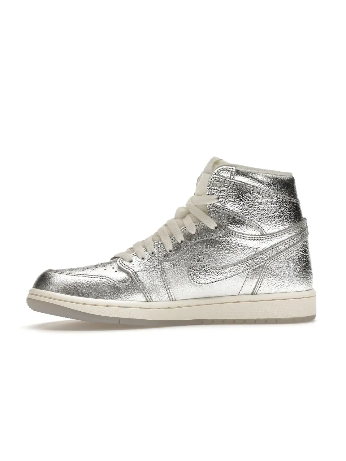 Женские кроссовки Lifestyle с металлическим акцентом Jordan 1 Retro High OG — изображение 3 из 4