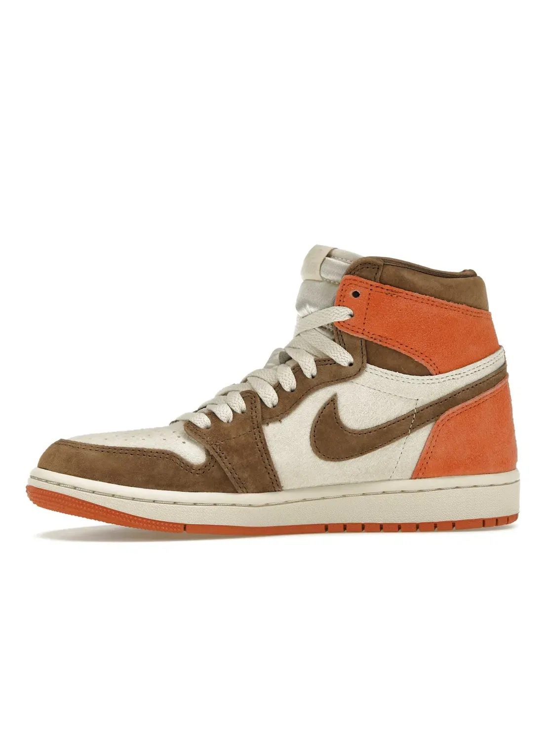 Женские кроссовки с замшевым и кожаным верхом Jordan 1 Retro High OG SP — изображение 3 из 4, серый