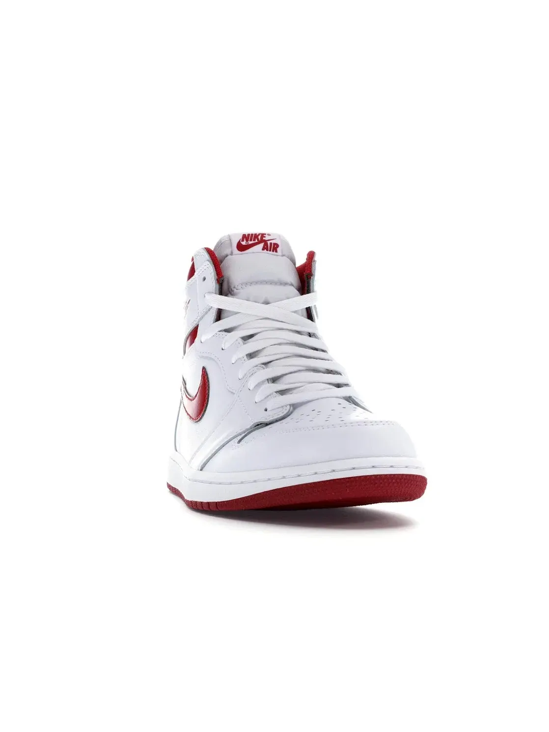Мужские кроссовки lifestyle с перфорированным носком Jordan 1 Retro Jordan — изображение 2 из 4, белый/красный