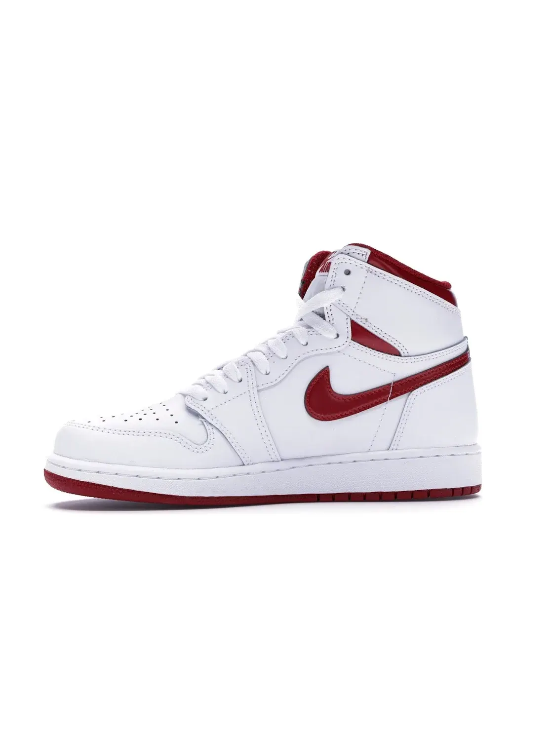 Детские кроссовки высокие с перфорацией Jordan 1 Retro Jordan — изображение 3 из 4, белый/красный