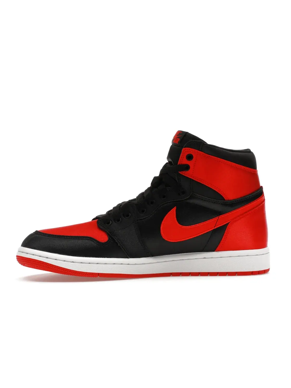 Женские кроссовки с атласной отделкой Jordan 1 Retro High OG Jordan — изображение 3 из 4, черный/красный/белый