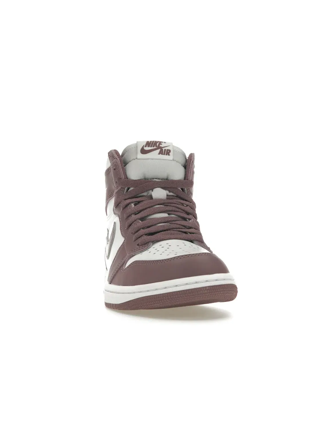 Мужские кроссовки высокий с цветовым акцентом Jordan 1 Retro High OG Jordan — изображение 2 из 4, белый//белый