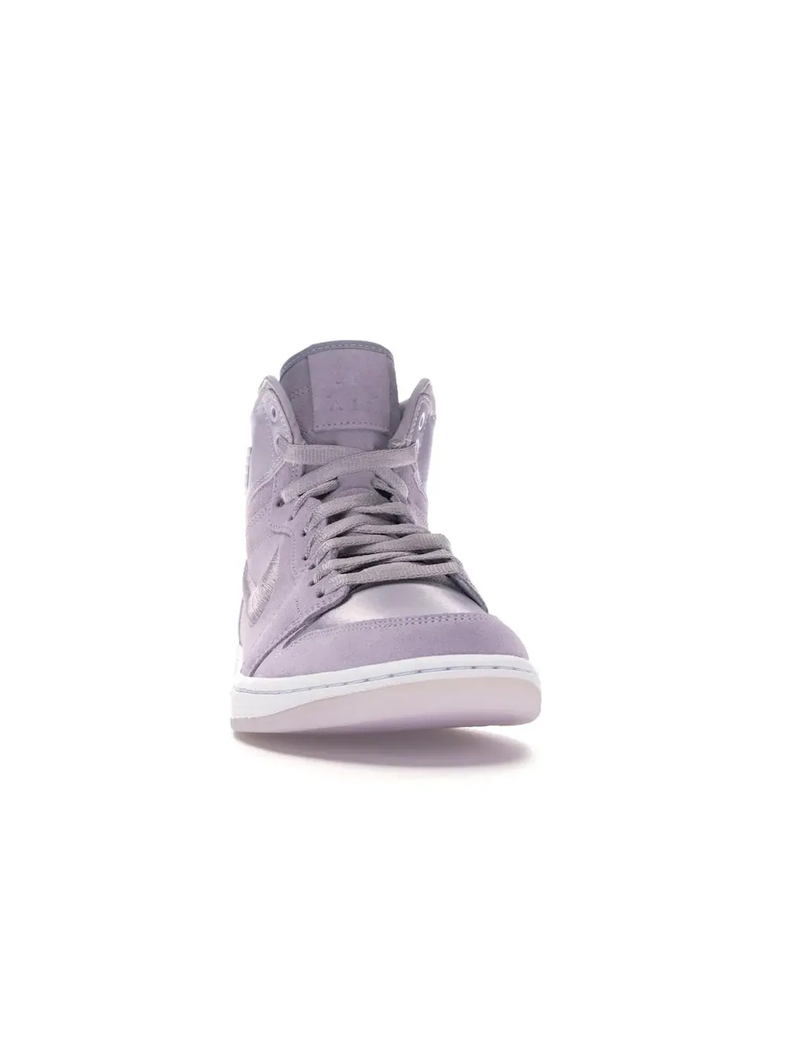 Женские кроссовки для повседневной носки с атласным верхом Jordan 1 Retro High — изображение 2 из 4