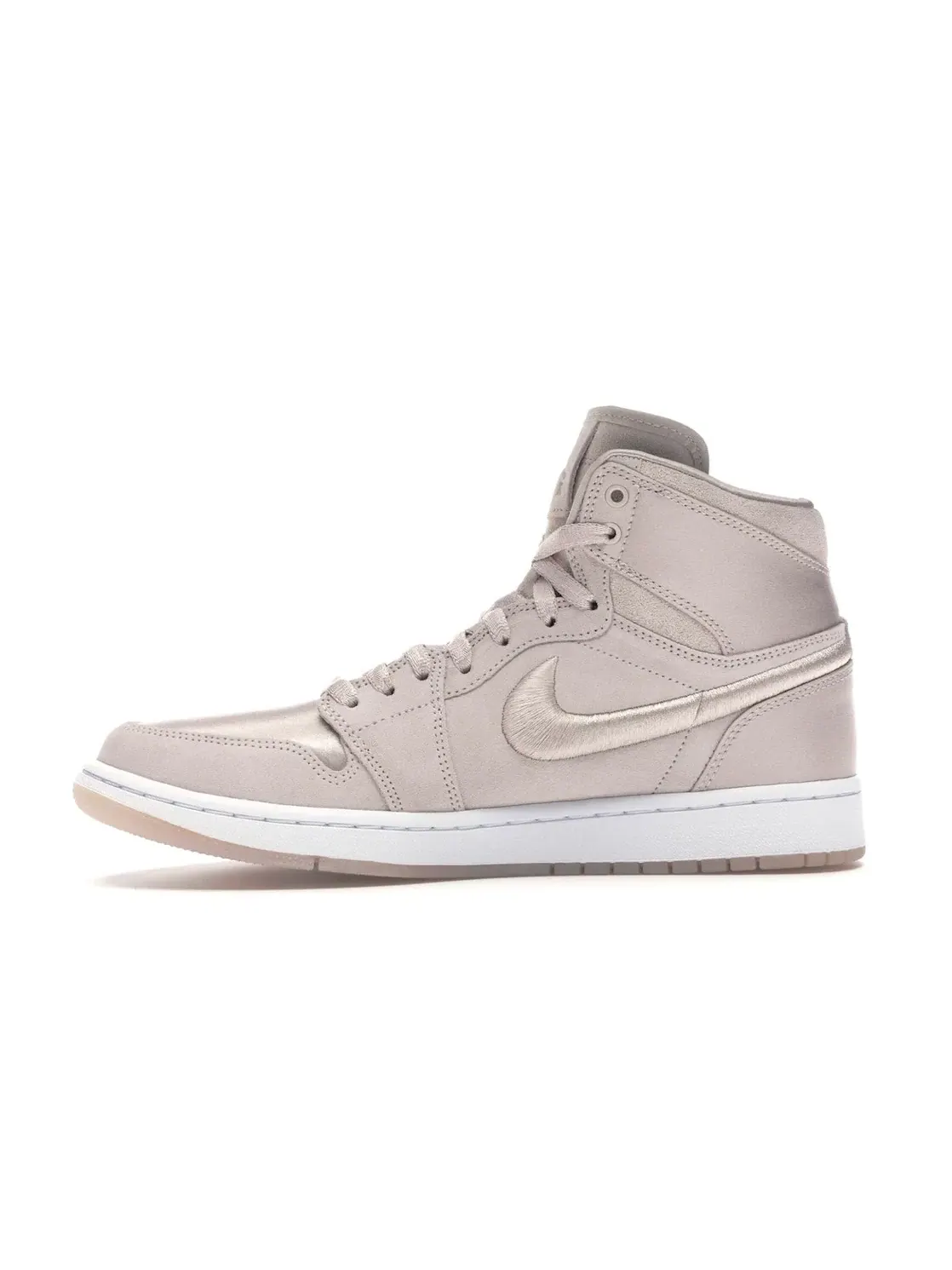Женские кроссовки замшевый Jordan 1 Retro High — изображение 3 из 4