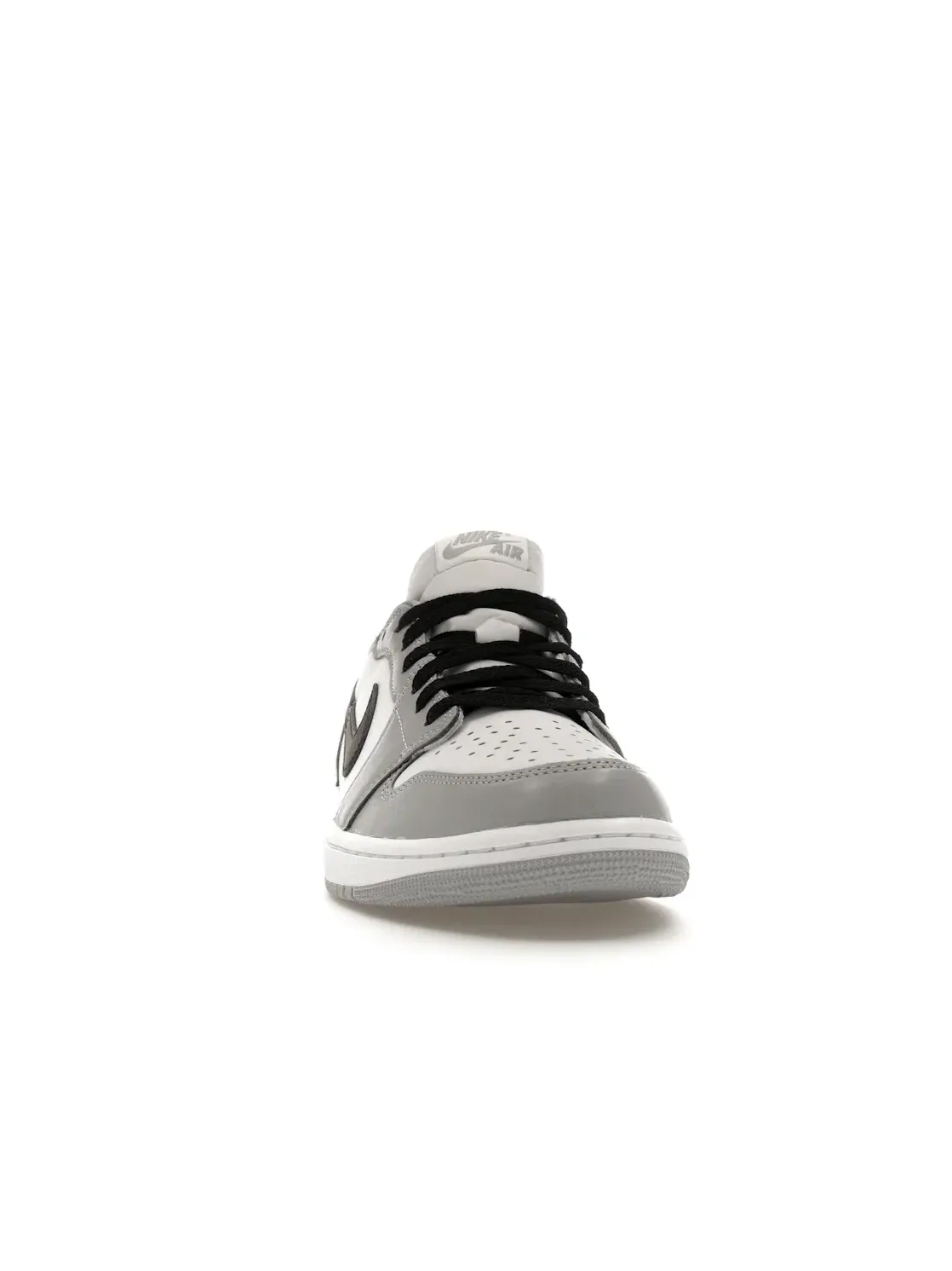 Мужские кроссовки Lifestyle с низким верхом Jordan 1 Retro Low OG — изображение 2 из 4, белый/черный-серый