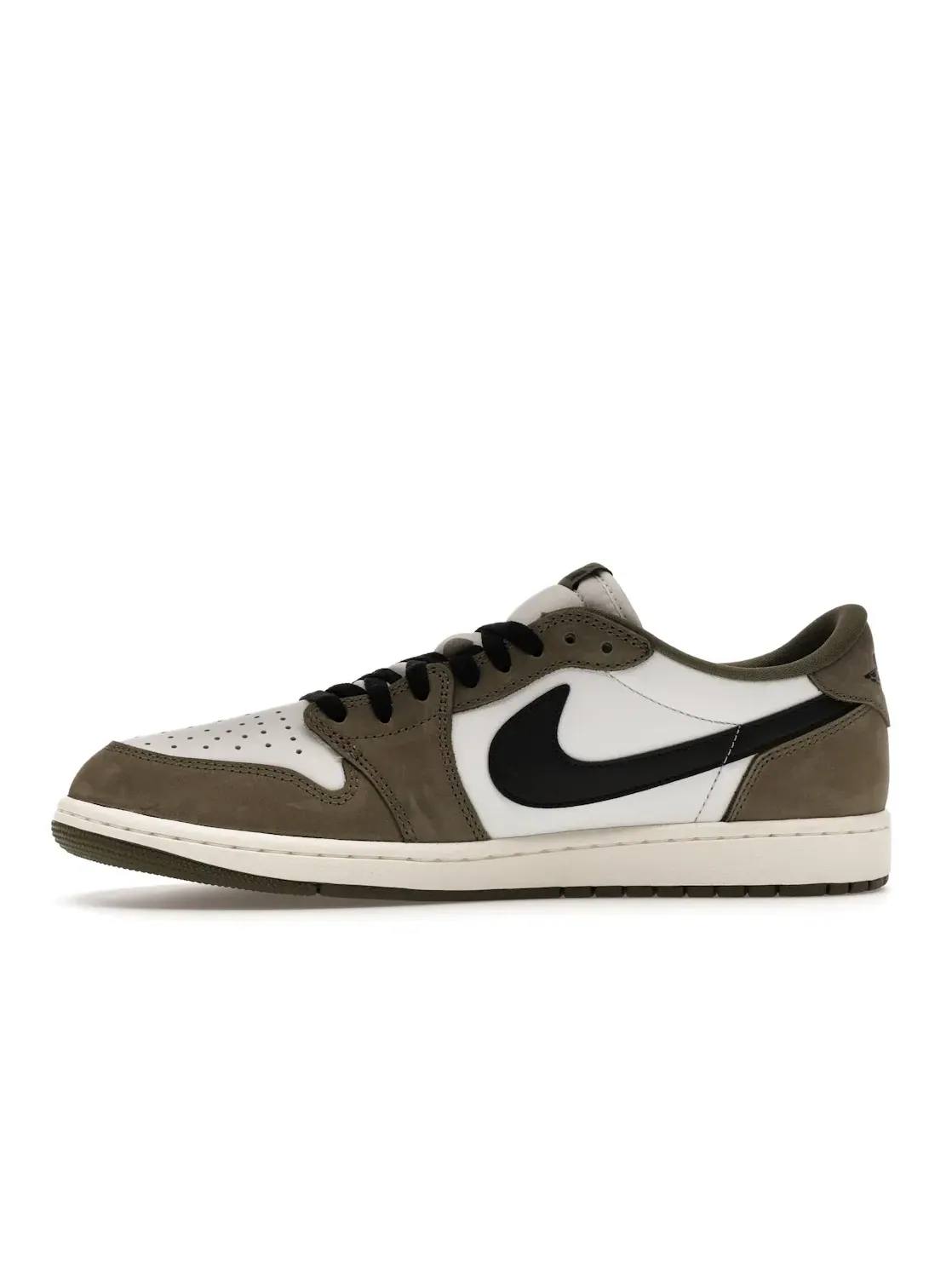 Мужские кроссовки с низким силуэтом Jordan 1 Retro Low OG — изображение 3 из 4, оливковый/белый//черный