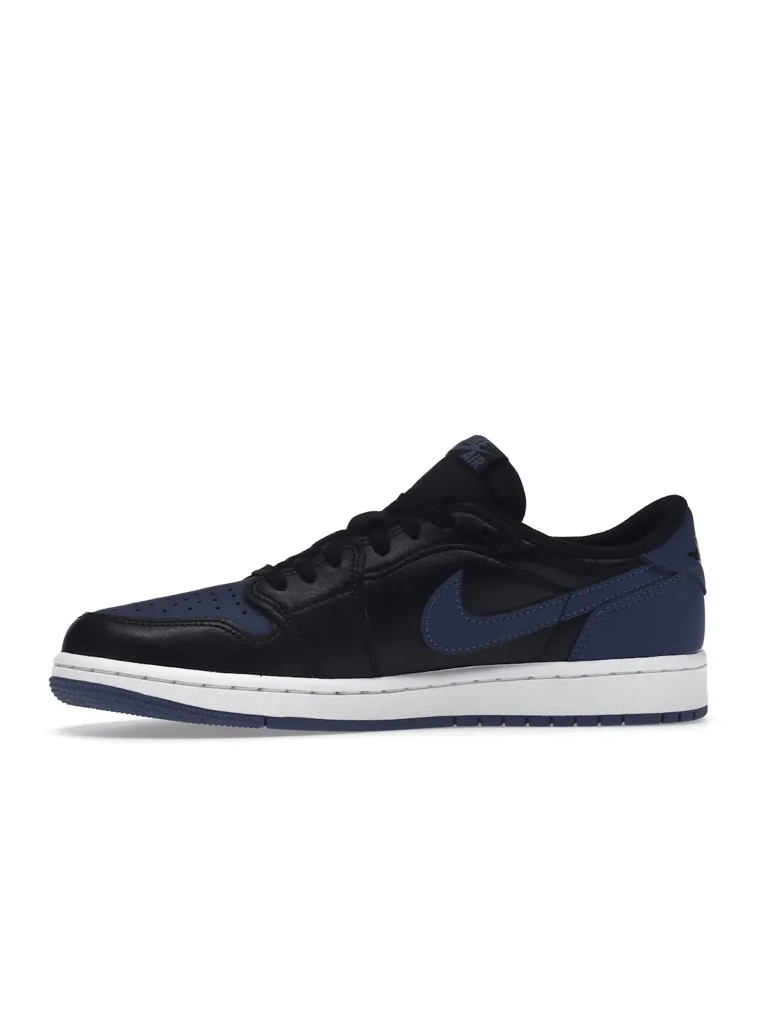 Мужские кроссовки с низким верхом Jordan 1 Retro Low OG Jordan — изображение 3 из 4, черный/темно-синий-белый
