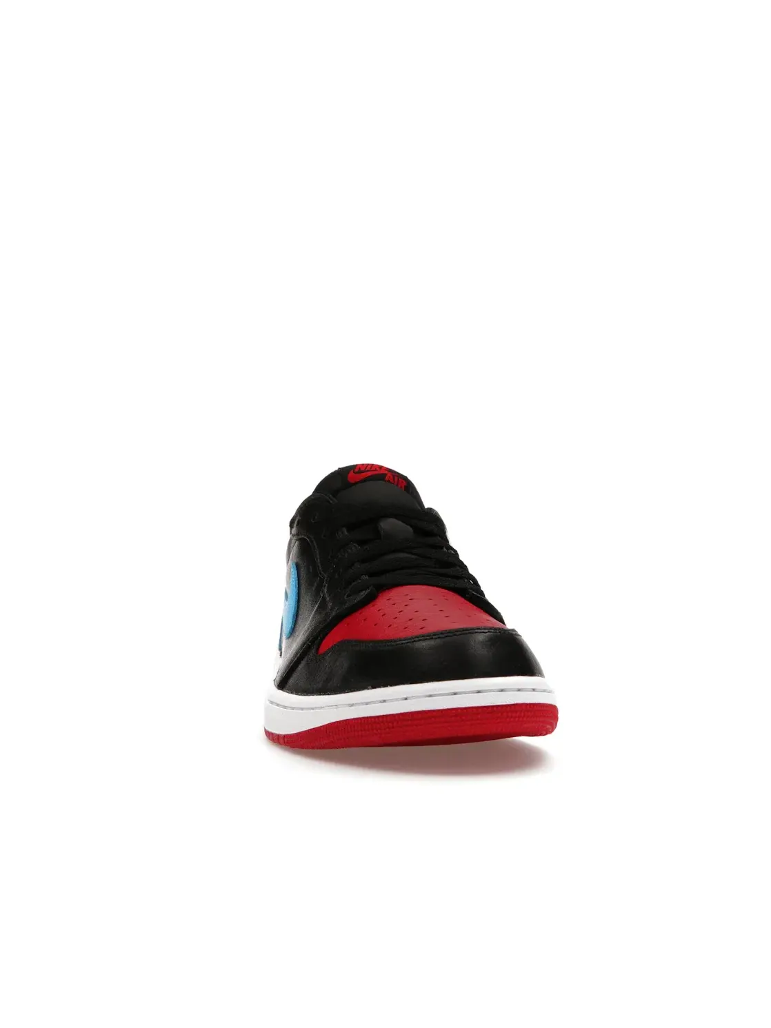 Женские кроссовки Lifestyle с дизайном UNC to Chi Jordan 1 Retro Low OG — изображение 2 из 4