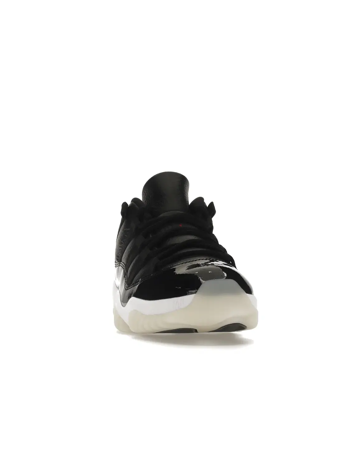 Мужские кроссовки с патентованной кожей Jordan 11 Retro Low — изображение 2 из 4, черный/красный/белый