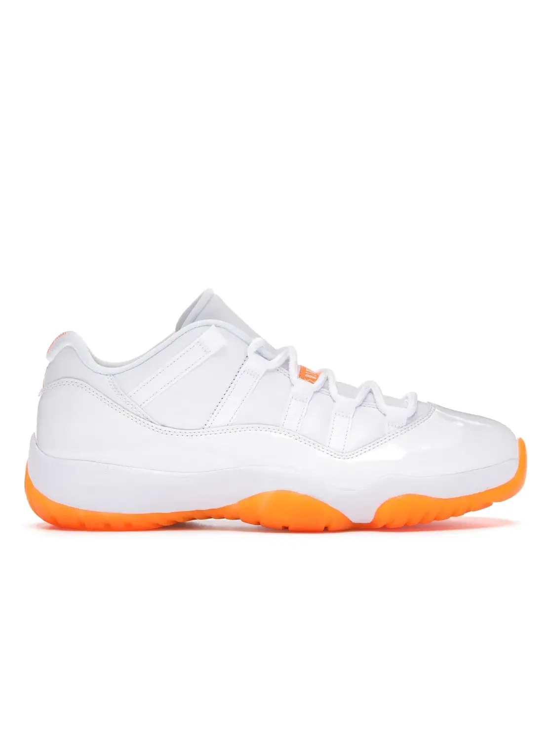 Женские кроссовки Lifestyle с низким профилем Jordan 11 Retro Low — изображение 1 из 4, белый/яркий