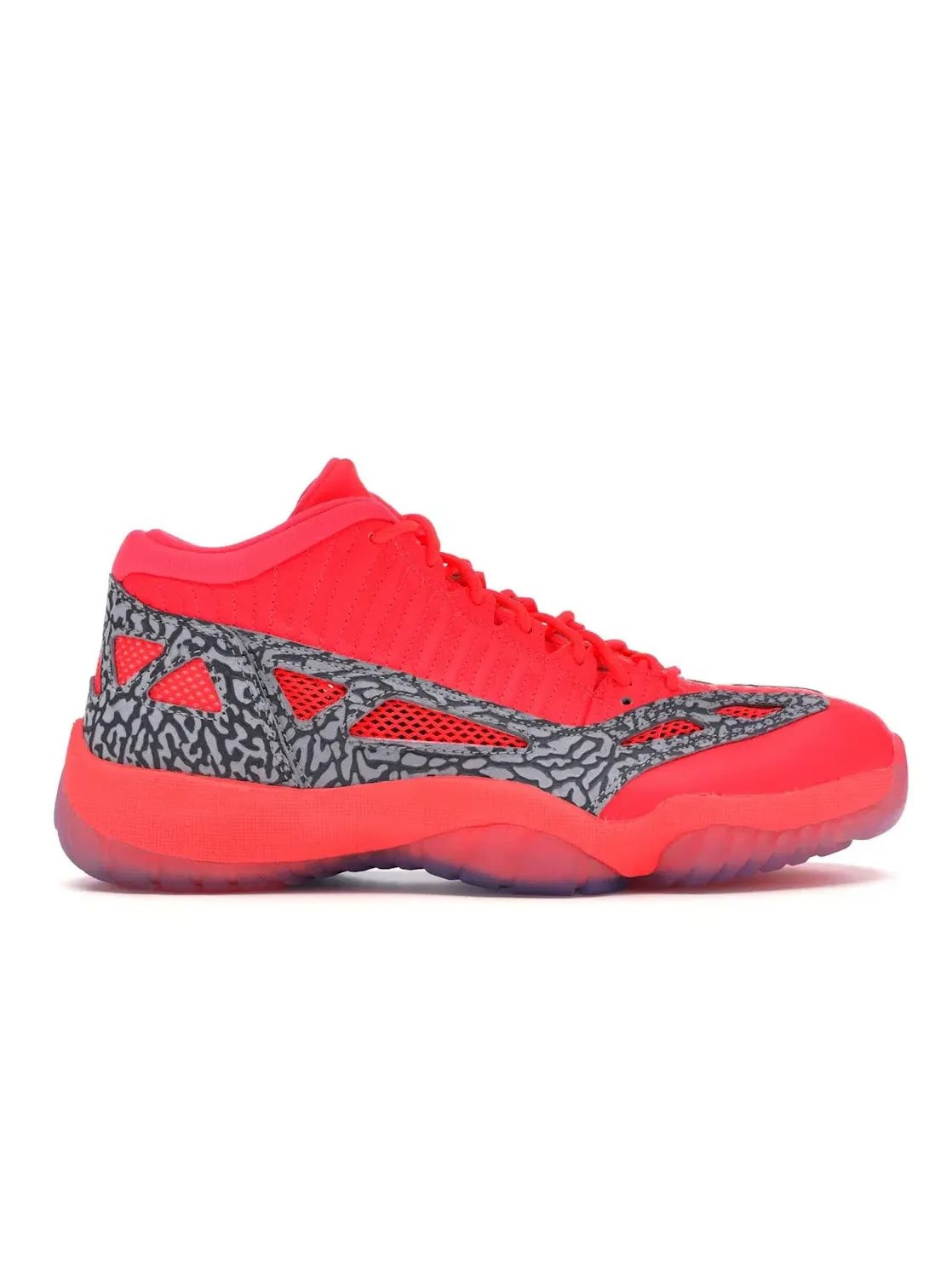 Мужские кроссовки Lifestyle с контрастными акцентами Jordan 11 Retro Low IE Flash Crimson — изображение 1 из 4, серый