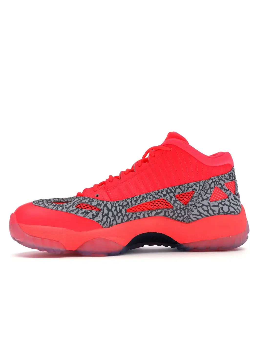 Мужские кроссовки Lifestyle с контрастными акцентами Jordan 11 Retro Low IE Flash Crimson — изображение 3 из 4, серый