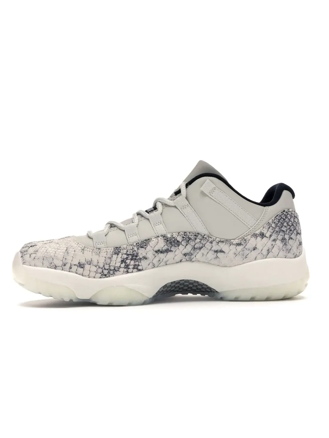 Мужские кроссовки с принтом змеиной кожи Jordan 11 Retro Low Snake Light Bone Jordan — изображение 3 из 4