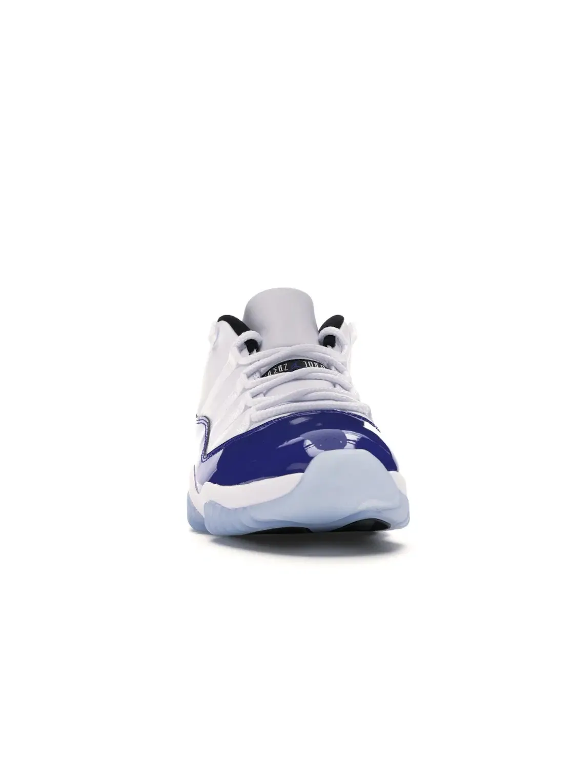 Женские кроссовки с патентованной кожей Jordan 11 Retro Low — изображение 2 из 4, белый/черный