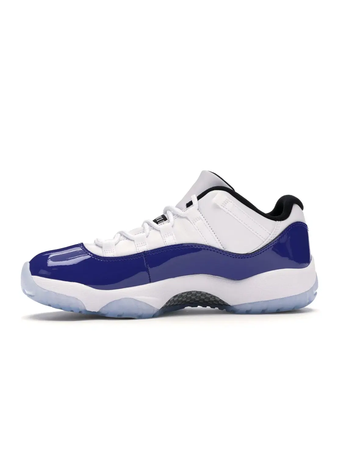 Женские кроссовки с патентованной кожей Jordan 11 Retro Low — изображение 3 из 4, белый/черный