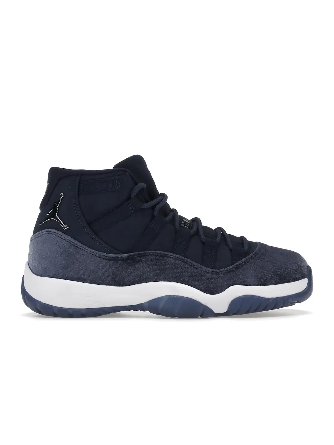 Женские кроссовки с замшевым верхом Jordan 11 Retro