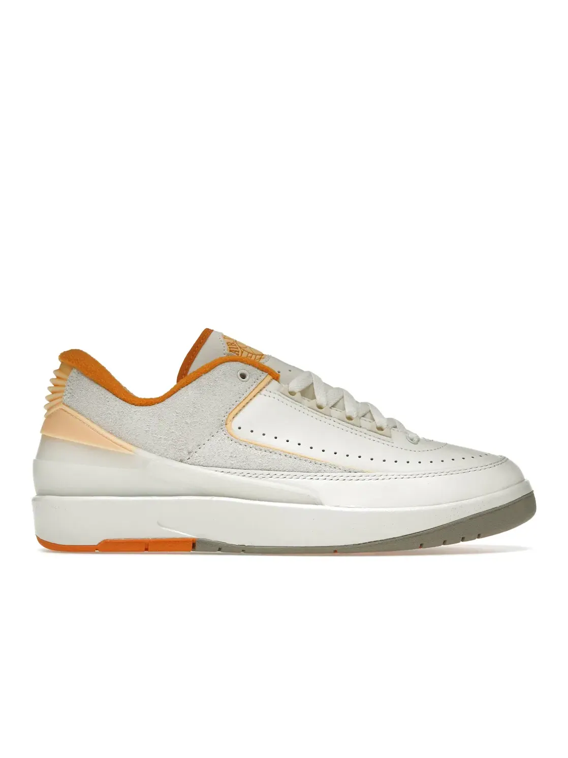 Мужские кроссовки с замшевым верхом Jordan 2 Retro Low, Sail/Melon Tint-Light Curry-Cobblestone — изображение 1 из 4
