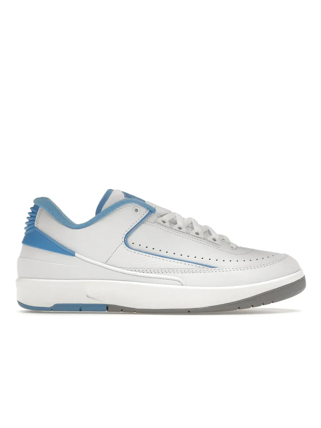 Мужские кроссовки с низким верхом Jordan 2 Retro Low UNC Jordan — изображение 1 из 4, белый/синий-серый