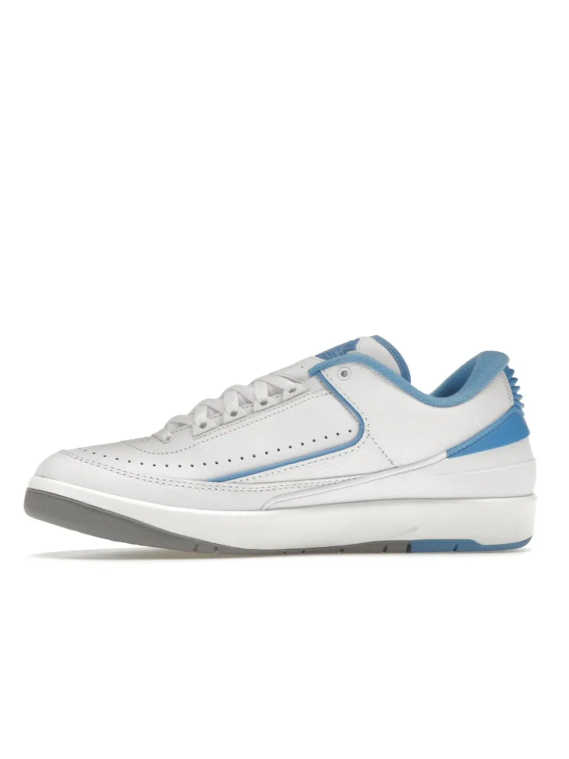 Мужские кроссовки с низким верхом Jordan 2 Retro Low UNC Jordan — изображение 3 из 4, белый/синий-серый