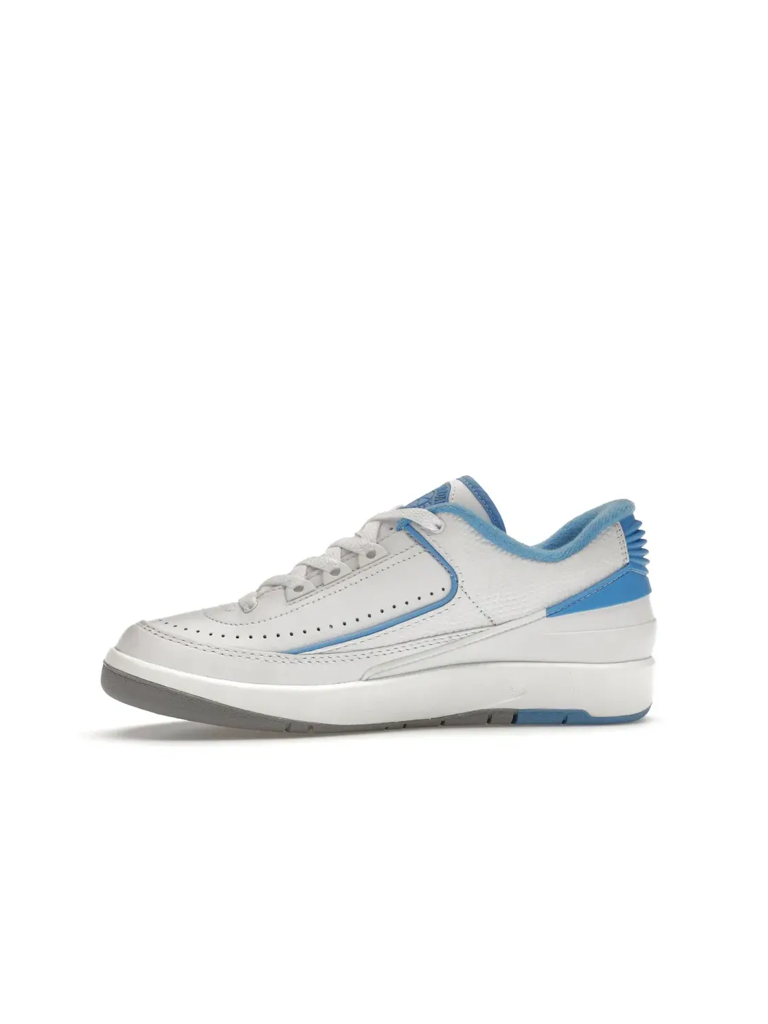 Детские кроссовки с перфорацией Jordan 2 Retro Low Jordan — изображение 3 из 4, белый/синий-серый
