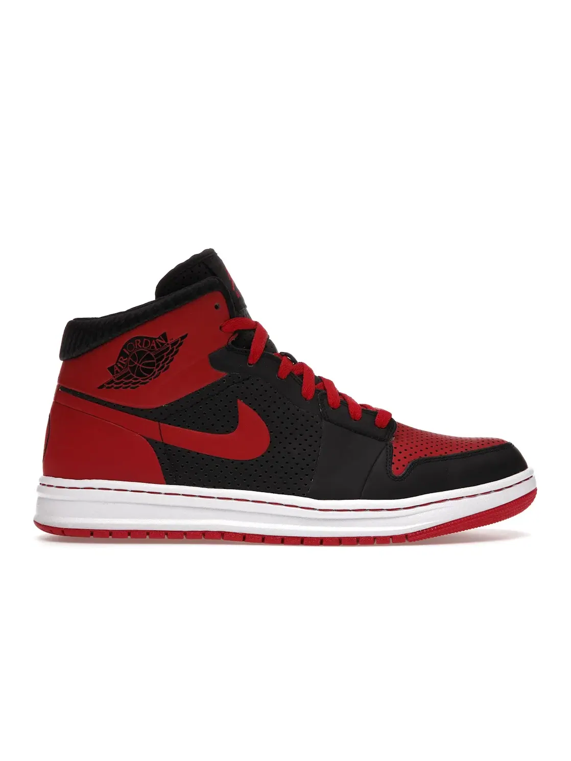 Мужские кроссовки Lifestyle Jordan Alpha 1 Jordan — изображение 1 из 4, черный/красный-белый