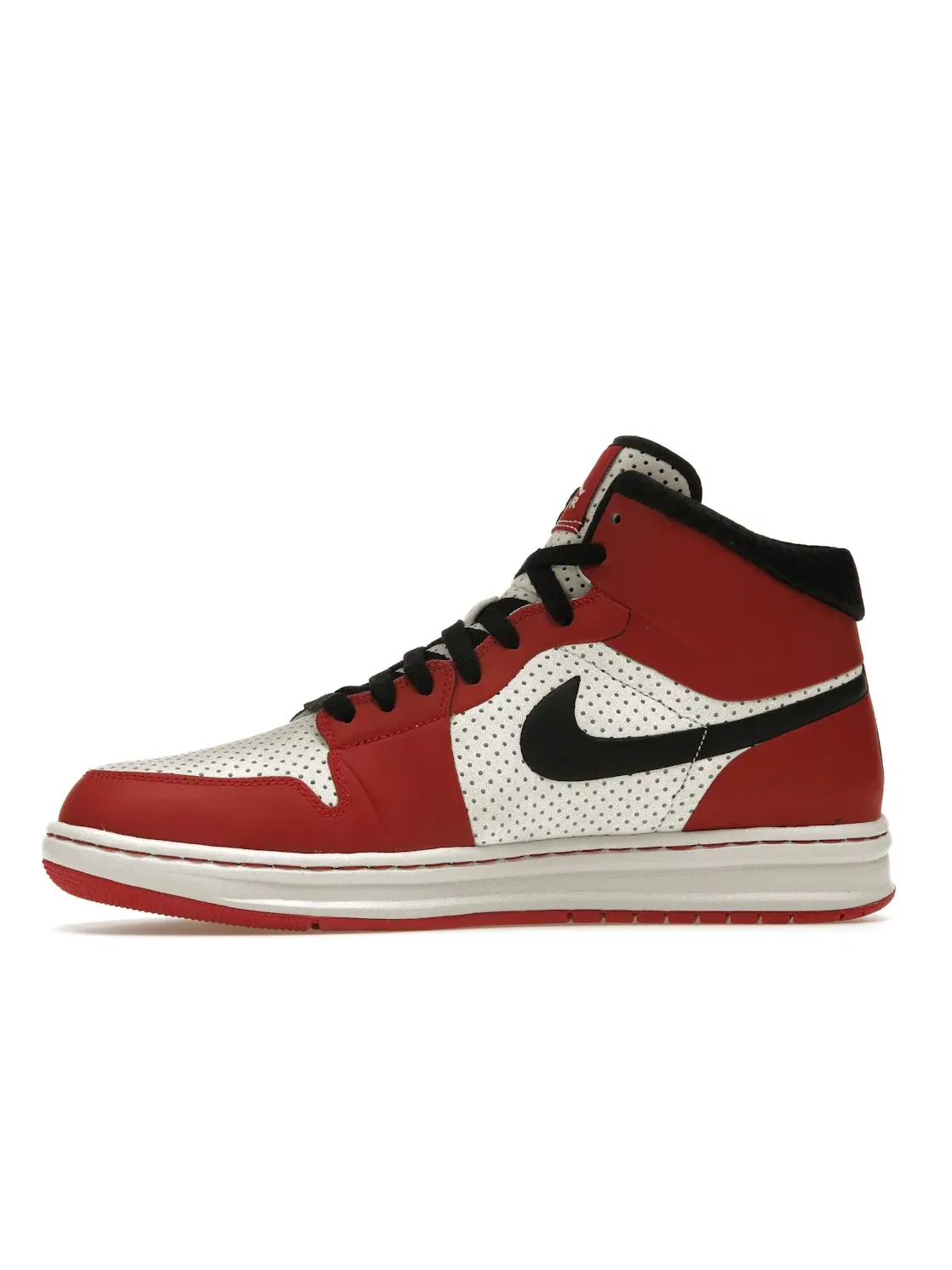 Мужские кроссовки Lifestyle Jordan Alpha 1 Jordan — изображение 3 из 4, белый/черный-красный