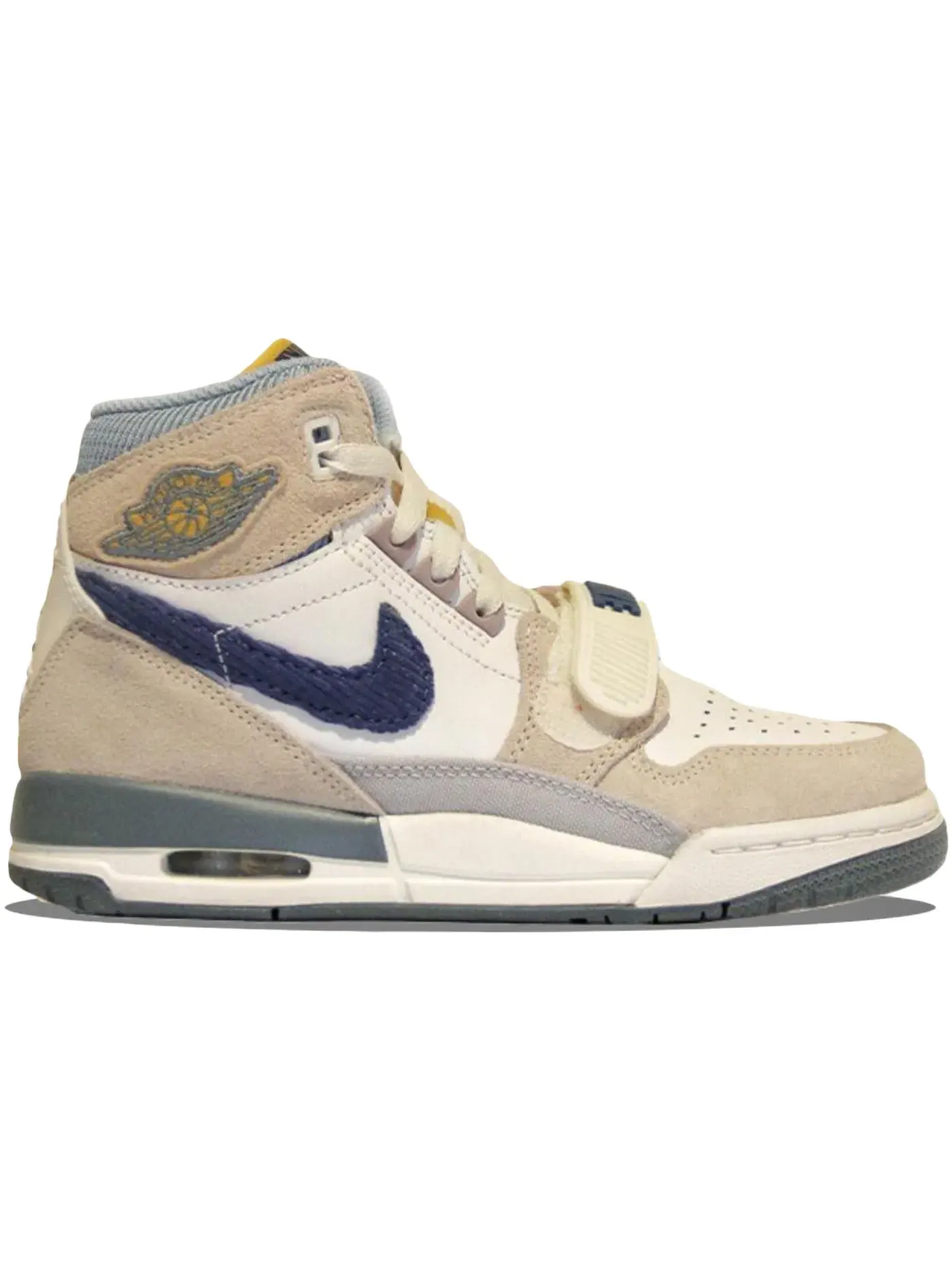 Детские кроссовки Lifestyle Jordan Legacy 312 Corduroy Swoosh Jordan — изображение 1 из 1, белый//синий