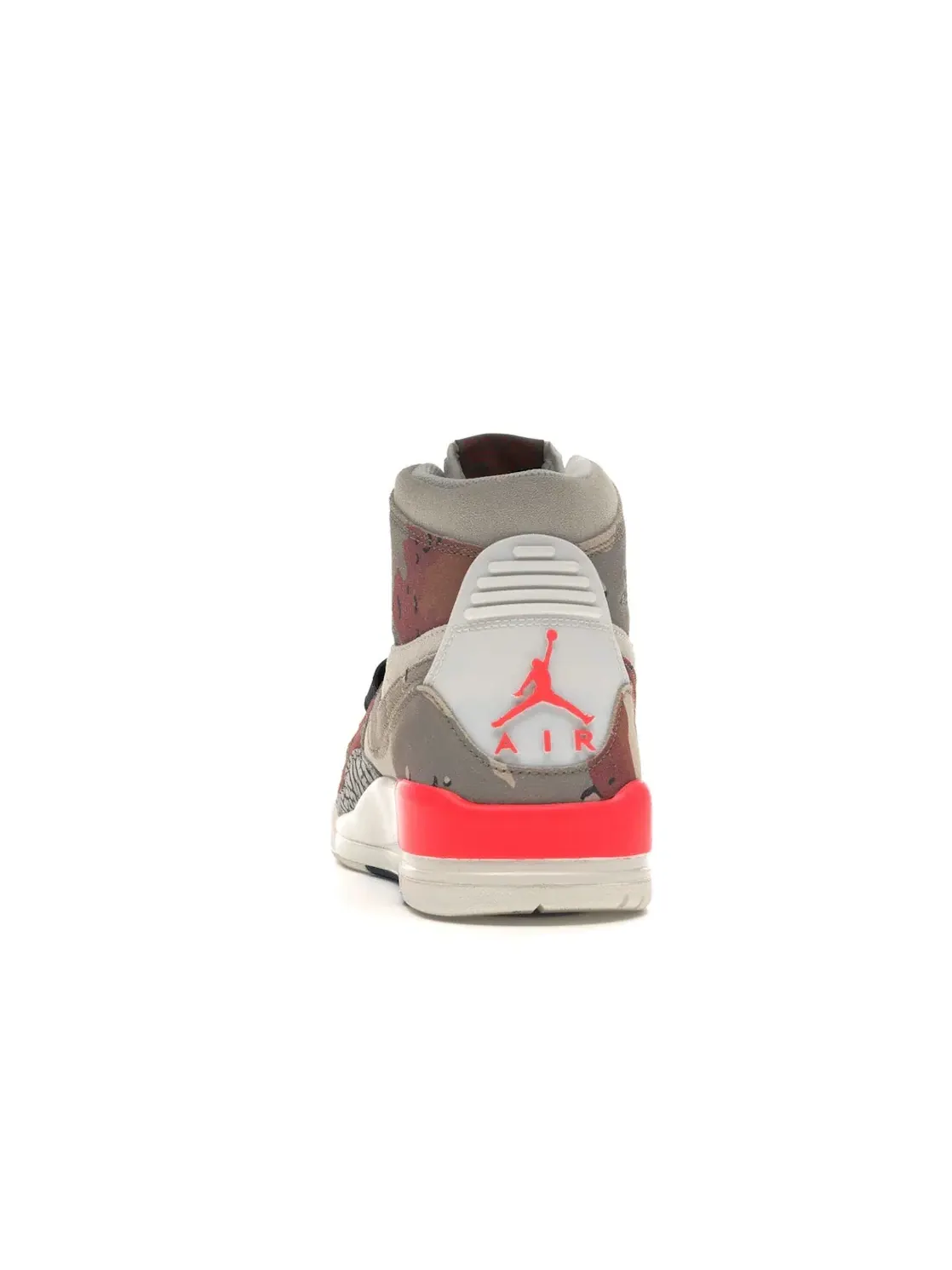 Мужские кроссовки Lifestyle с принтом камуфляж Jordan Legacy 312 Jordan, Sail/Desert Camo-Infrared 23 — изображение 4 из 4