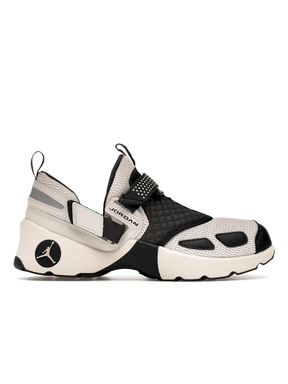 Женские кроссовки Lifestyle Jordan Trunner LX Jordan