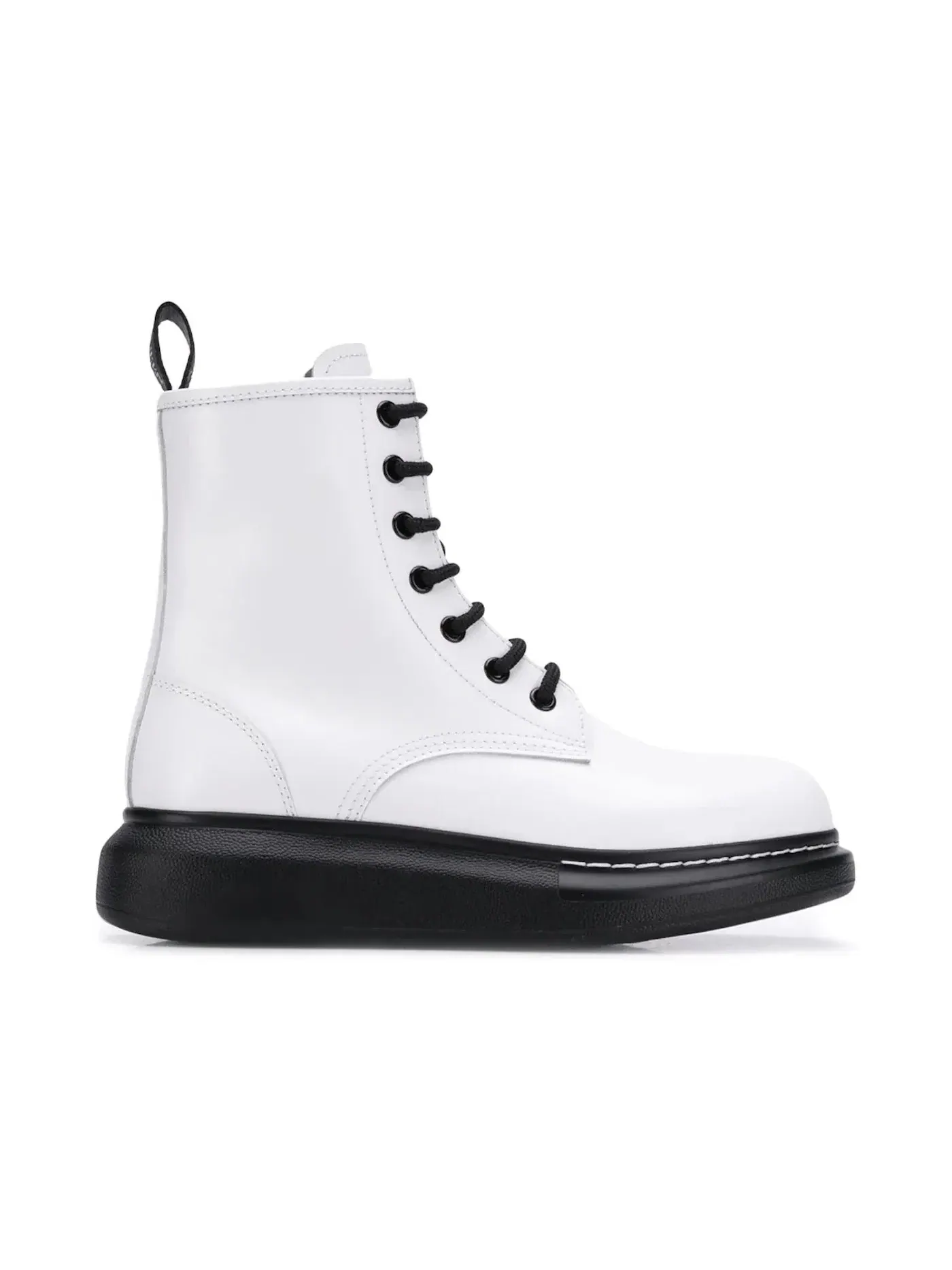 Женские ботильоны на платформе из лакированной кожи Glossed-Leather Platform Ankle Boot Alexander McQueen, белый/черный