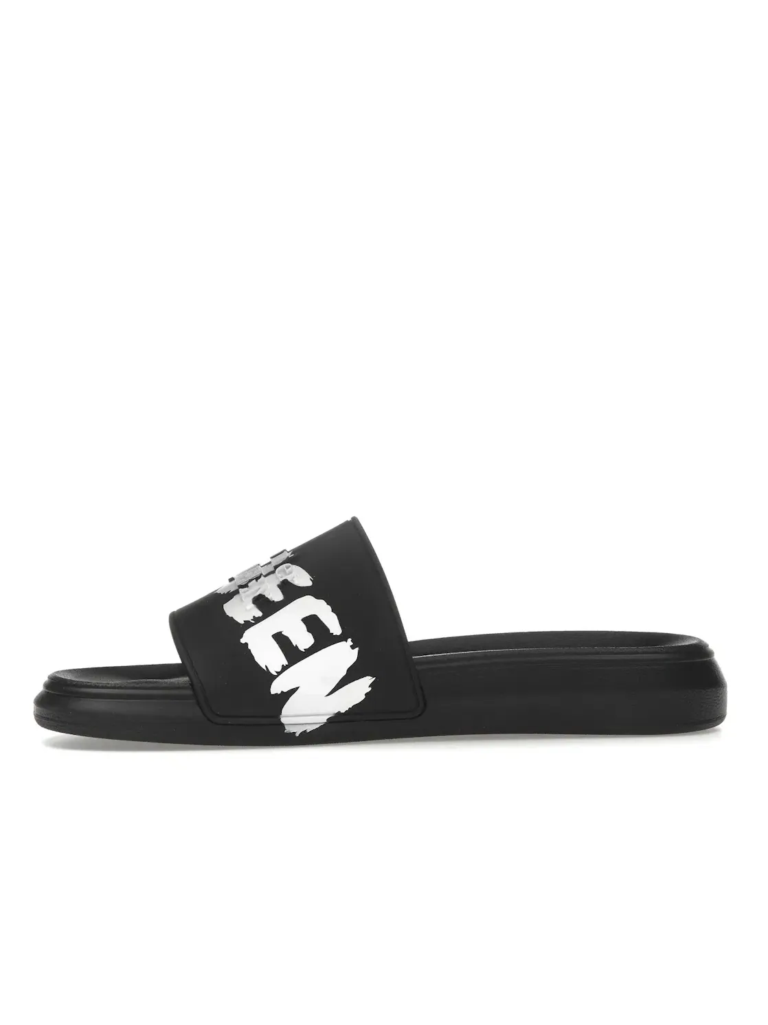 Мужские сандалии-шлепанцы с принтом Alexander McQueen Grafitti Logo Slide — изображение 3 из 4, черный/белый