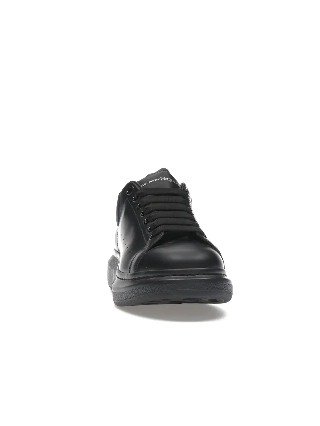 Мужские кроссовки с крокодиловой текстурой Alexander McQueen Oversized — изображение 2 из 4, черный синий