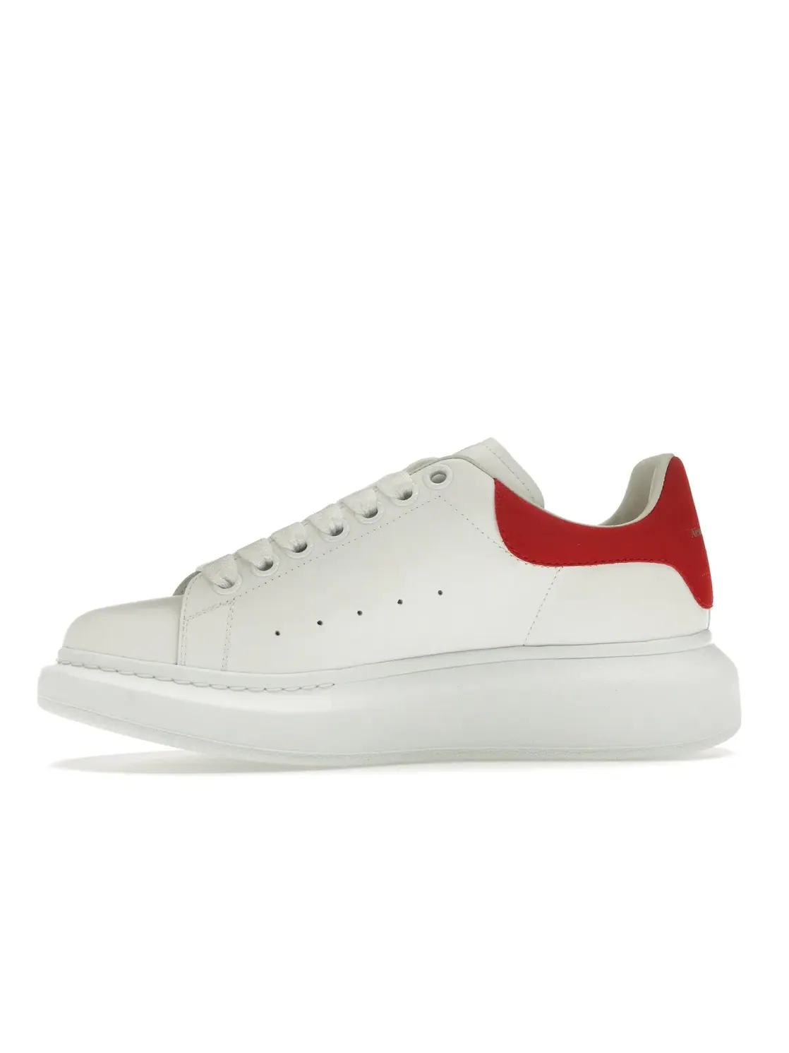 Женские кроссовки с массивной подошвой Alexander McQueen Oversized — изображение 3 из 4, белый