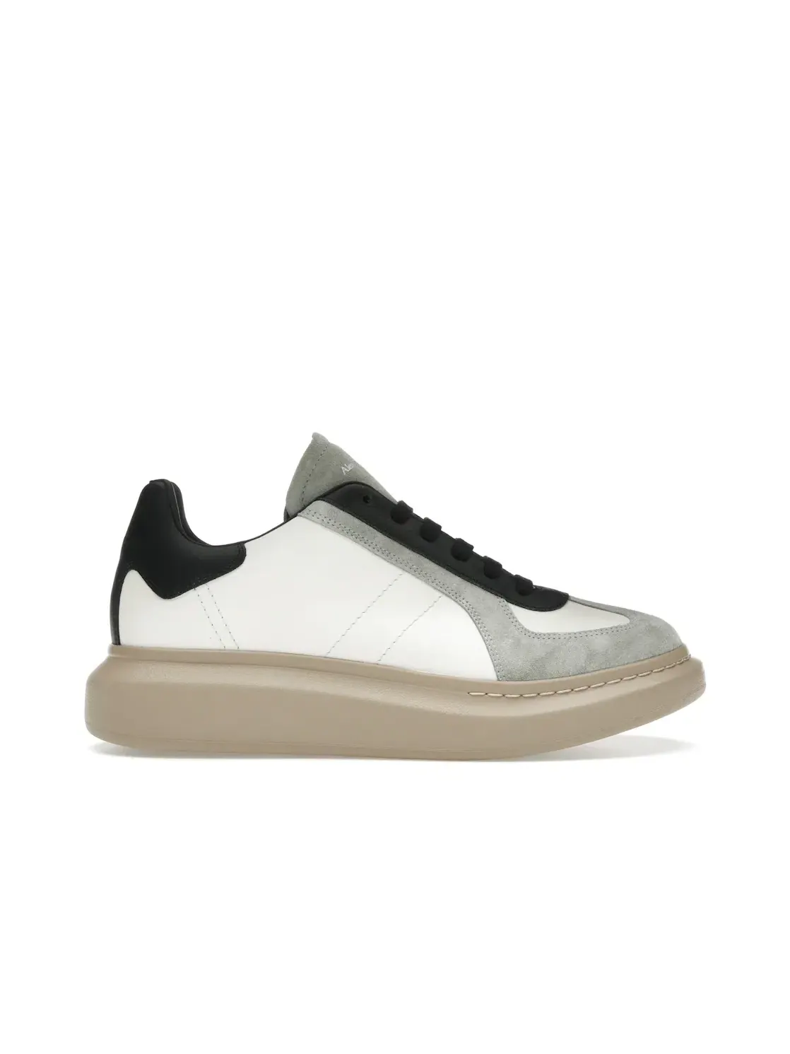 Женские кроссовки Oversized Retro Alexander McQueen — изображение 1 из 4, белый/серый/черный